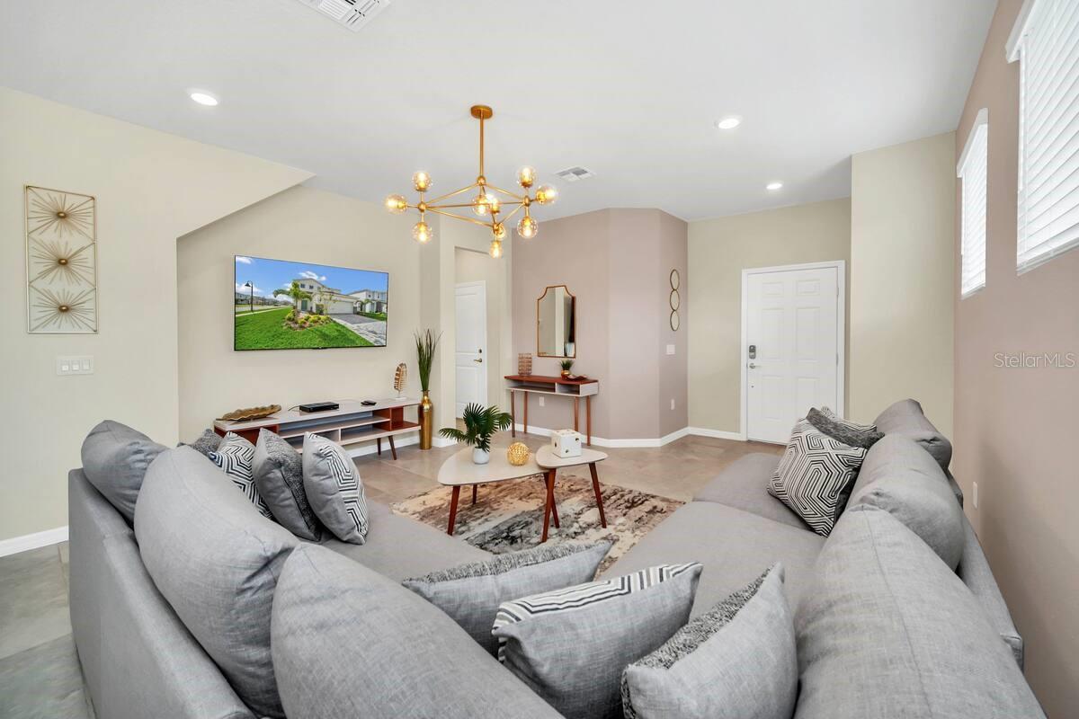3448 LILAC WAY