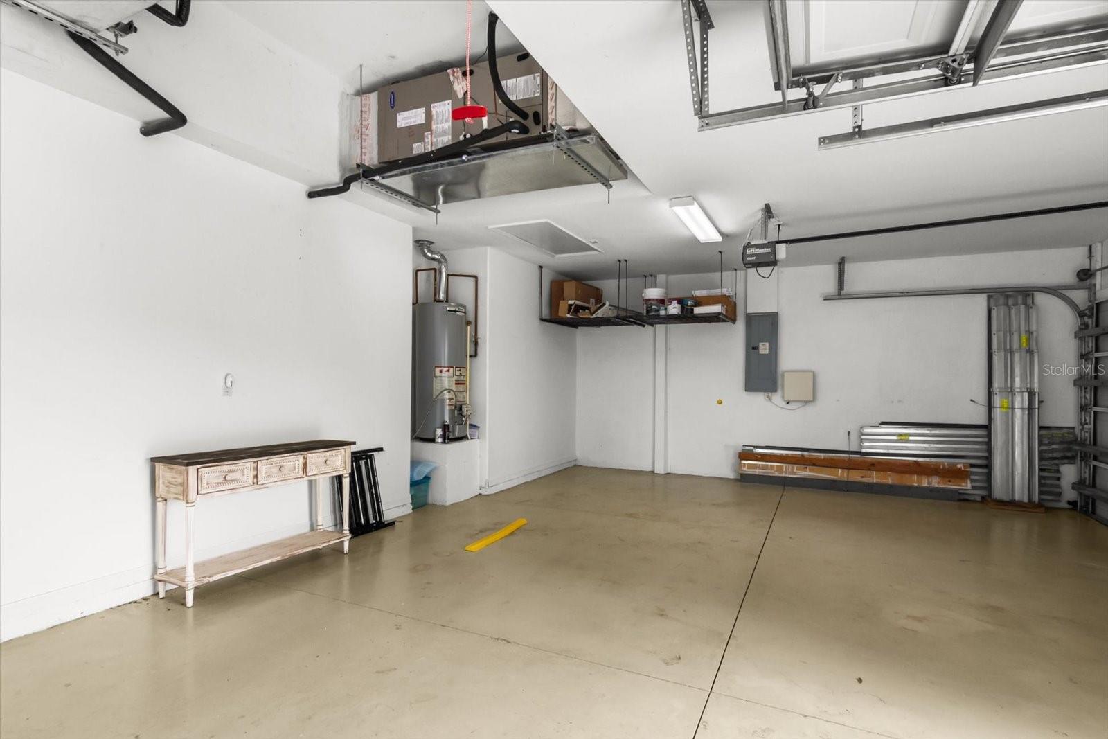 RIVER PLACE - Residential