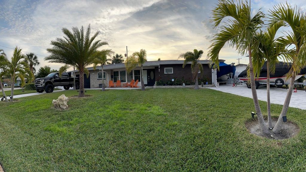Photo of 5235 40th Street S, St Petersburg, FL 33711 (MLS # S5131134)