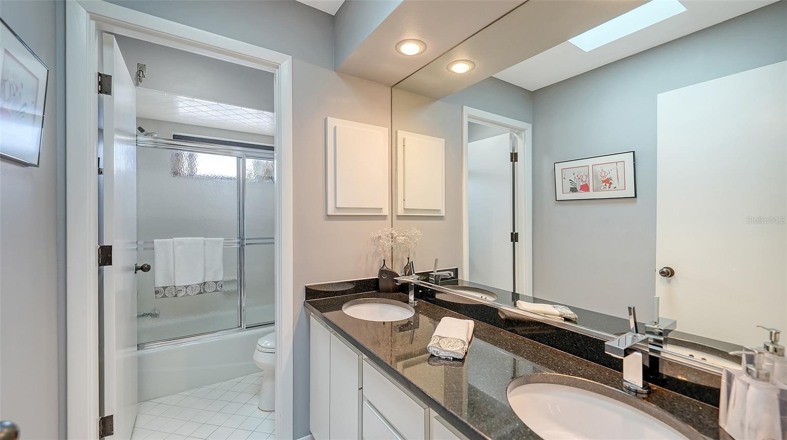 SIESTA COVE SUB - Residential