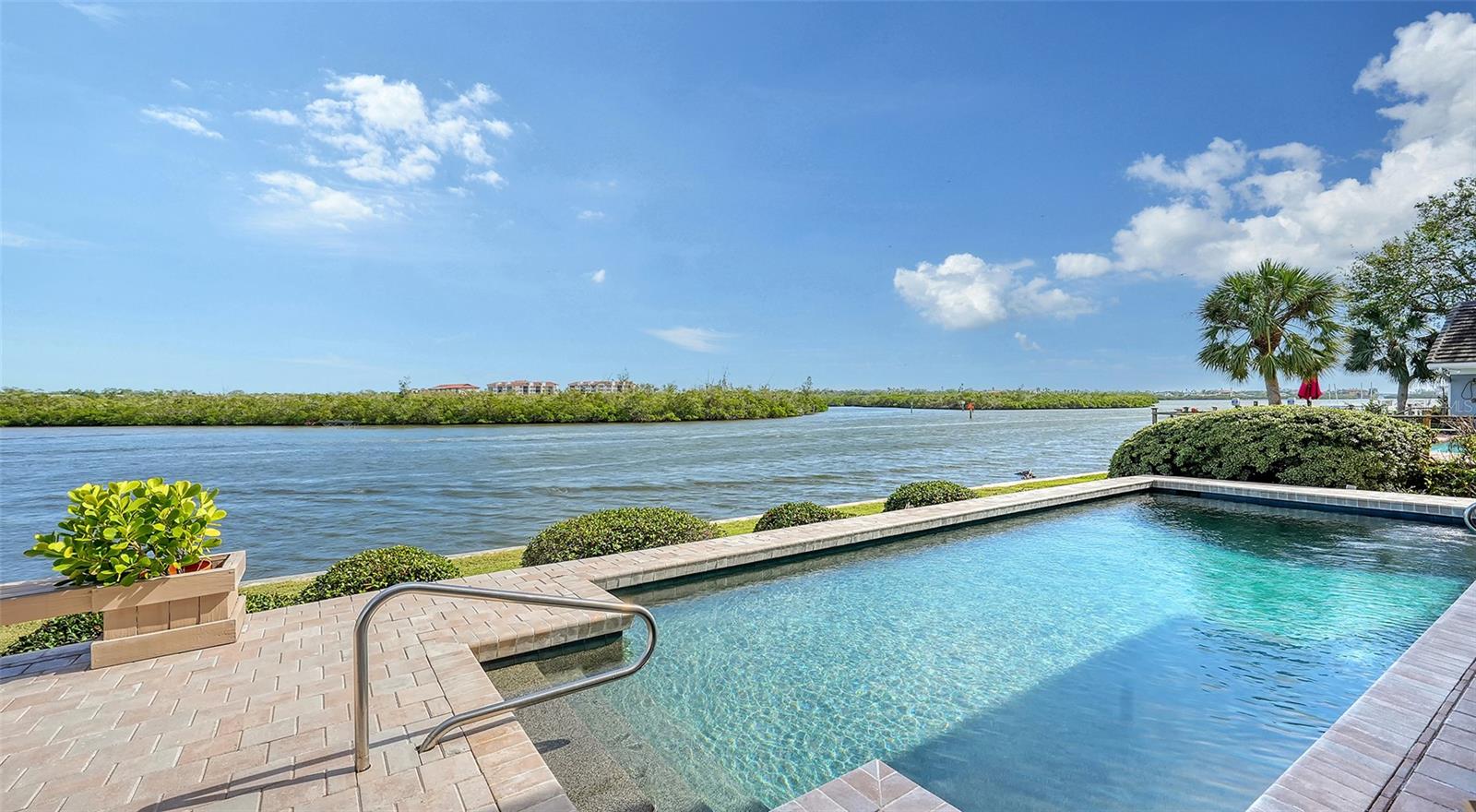 SIESTA COVE SUB - Residential