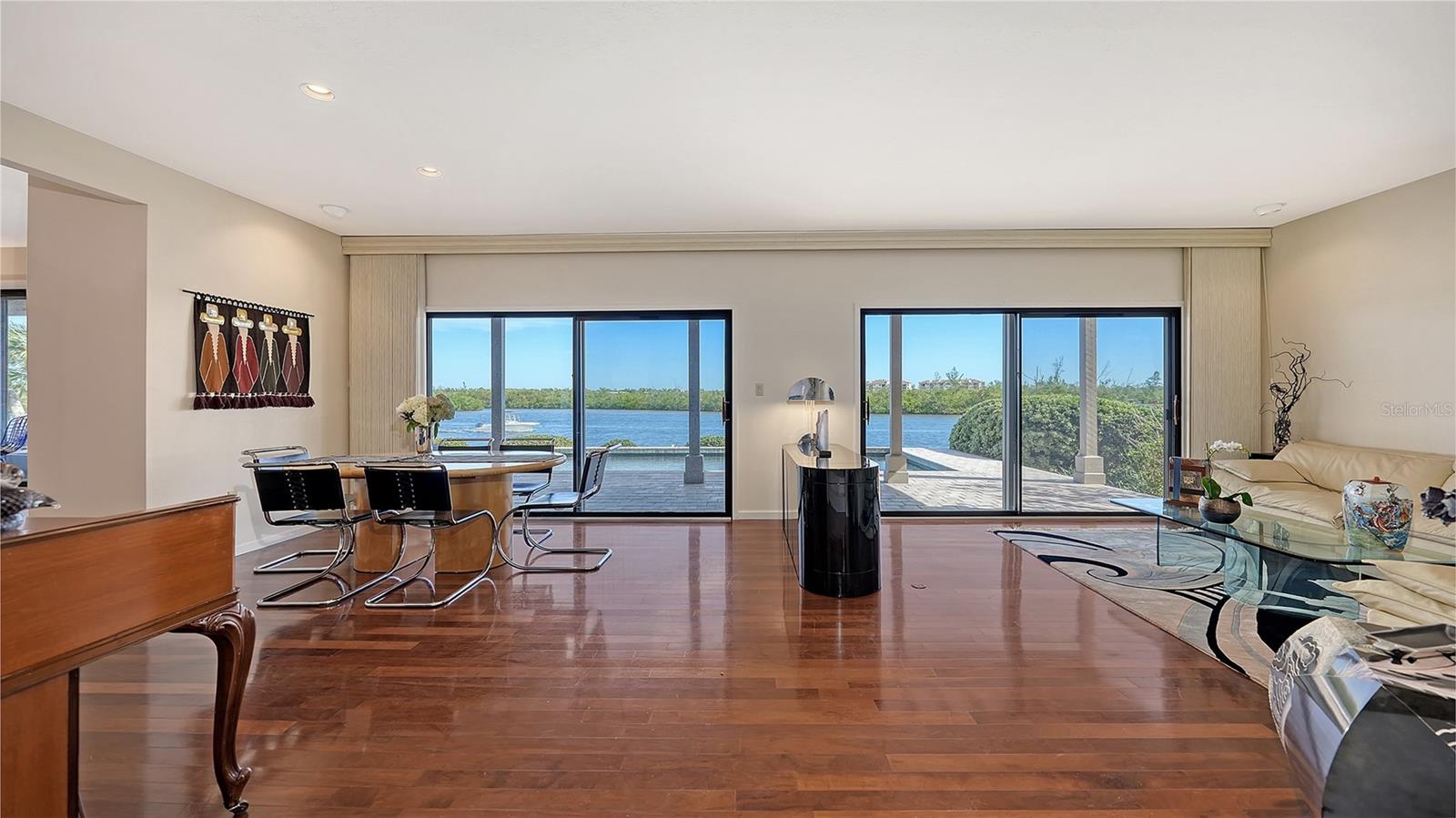 SIESTA COVE SUB - Residential