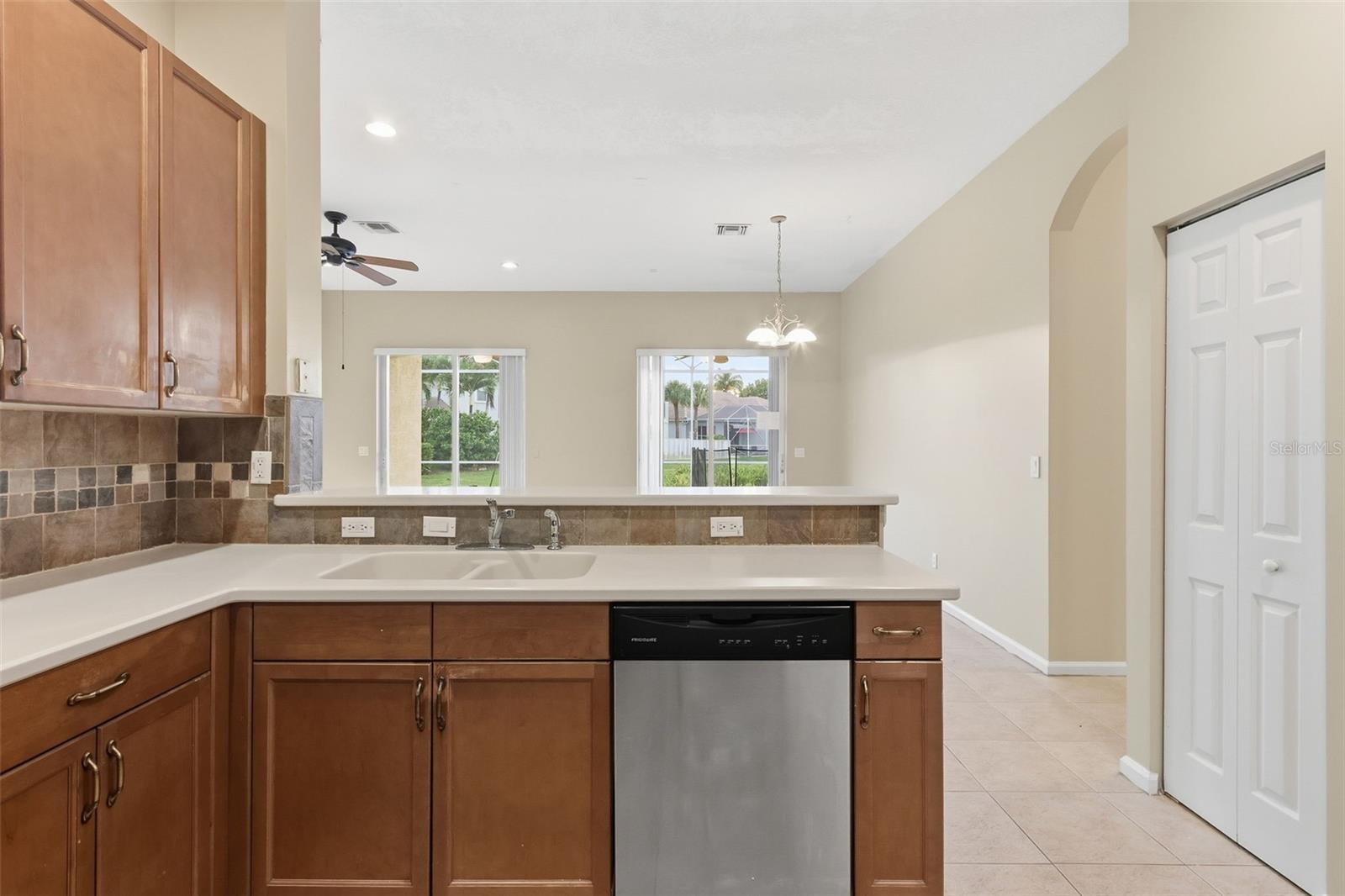 9646 SAVANNAH ESTATES DRIVE