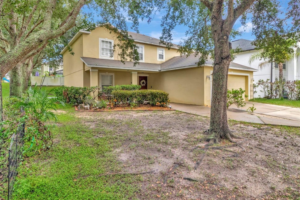 Photo of 216 Tres Reyes Lane, Groveland, FL 34736 (MLS # G5117122)