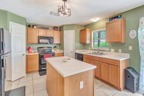 Tiny photo for 216 Tres Reyes Lane, Groveland, FL 34736 (MLS # G5117122)