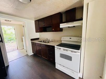 2202 SE 46 TERRACE