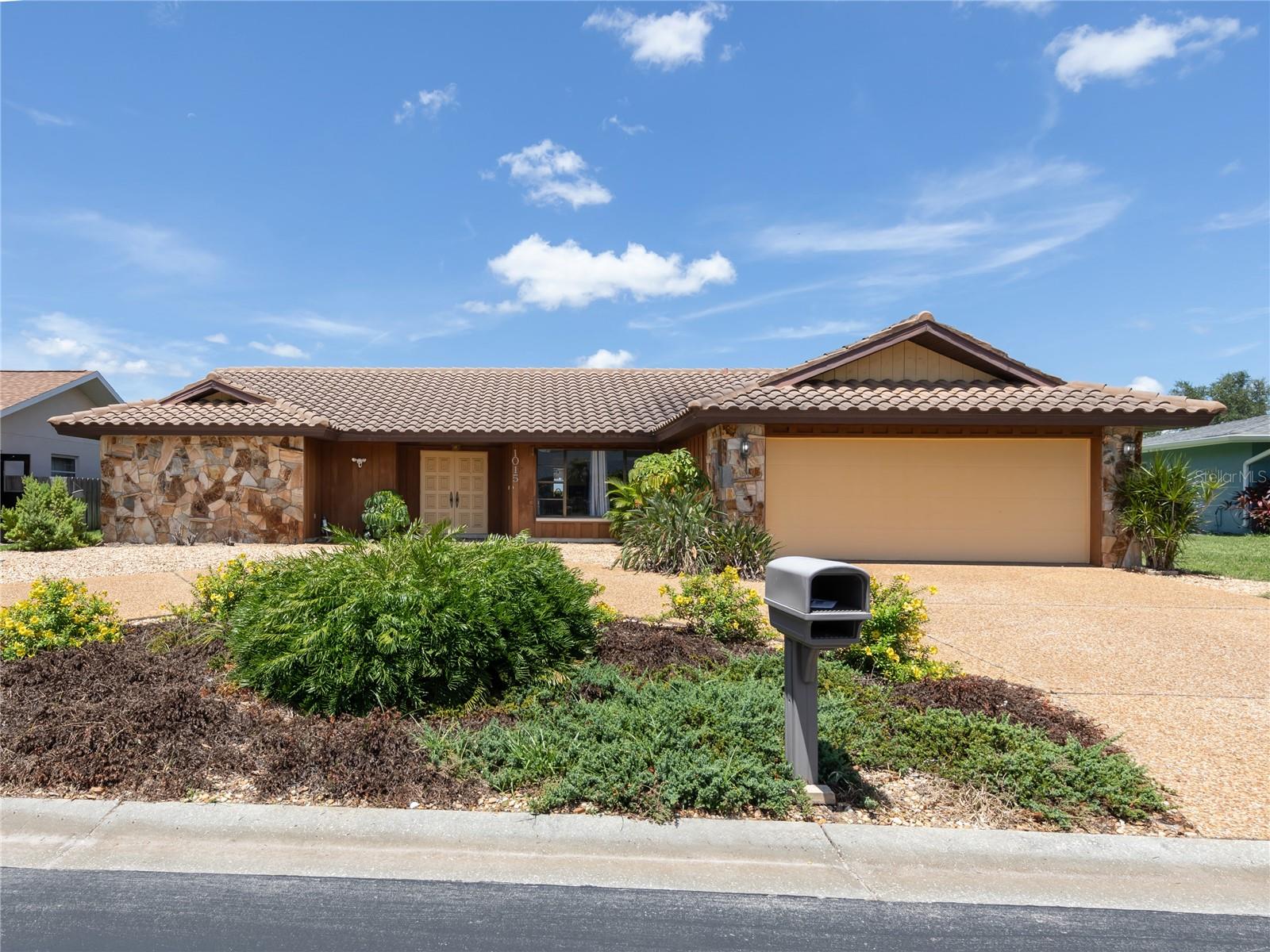 Beautiful Lakefront 3 bedroom 2 and ½ bathrooms, 2 car garage with extended Lanai has 2028 spacious square feet of air-conditioned living area. Located in one of the most sought-after neighborhoods in Venice. Venice Gardens is in the neighborhood of Jacaranda West. Split plan for maximum privacy within the home, very open and bright. The home offers a Living Room, and a Great Room separated by the well-appointed Kitchen. Many of the rooms in this home open up to the extended Lanai, making the Lanai a very coveted place to settle in and relax while enjoying the stunning views. There is a generous sized laundry room as well as ample storage within the home.
Venice Gardens offers the best of Florida living. Throughout the community you find sparkling pons and olde Florida charm. This neighborhood is nicely tucked away from cars and noise and hustle and bustle that is along the coast. Here you'll find a wonderful tropical setting that is tranquil and yet close to things you will want to see and do. Just a short drive away is shopping, dining, entertainment, medical facilities, I-75 . We offer the best fishing in the state of Florida, and you can easily charter a boat for a day of fishing. We are the golf capitol of the country. Historic Downtown Venice is about 10 to 15 minutes away. There is so much to do and see: Farmers Market, shopping, boutiques, dining, bars, pubs, gift shops, coffee houses, old fashioned ice cream shop, Theater, and entertainment galore. Last but not least are our pristine beaches and Jetties and waterfront dining and boating and sharks' teeth! This will definitely be an unforgettable vacation.