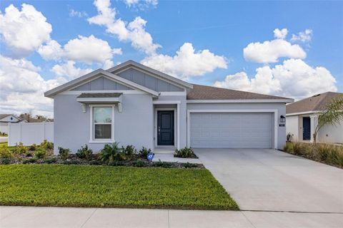 A home in LAKE WALES