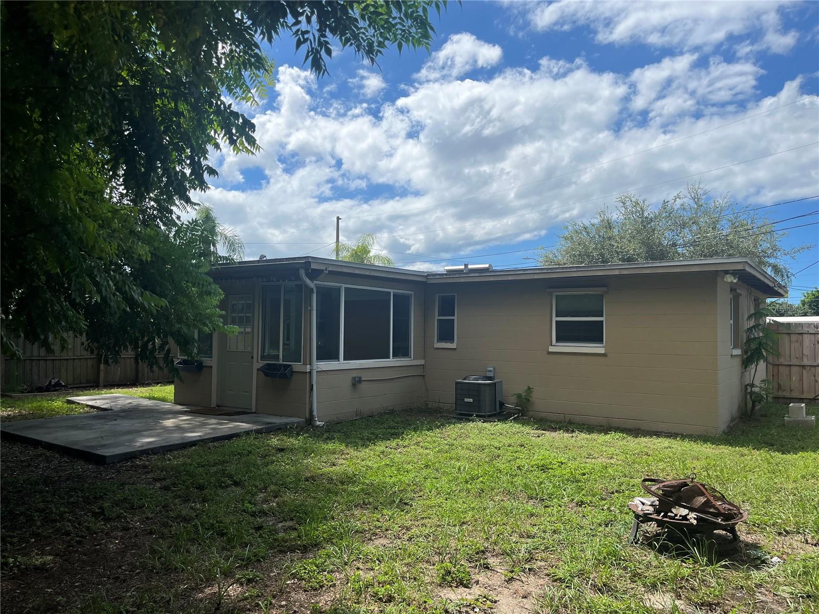 ORANGE LAKE VILLAGE - Residential Lease