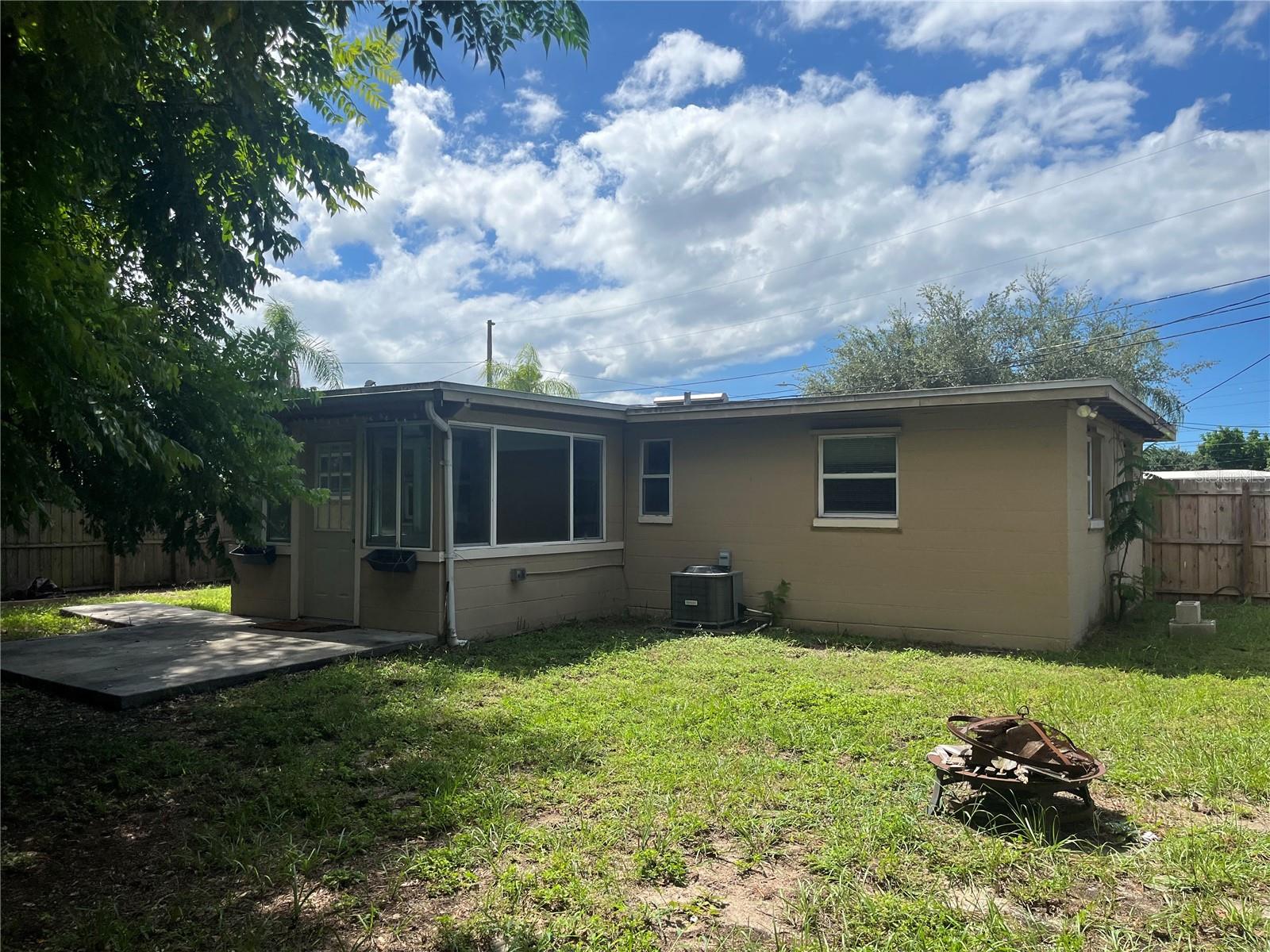 ORANGE LAKE VILLAGE - Residential Lease