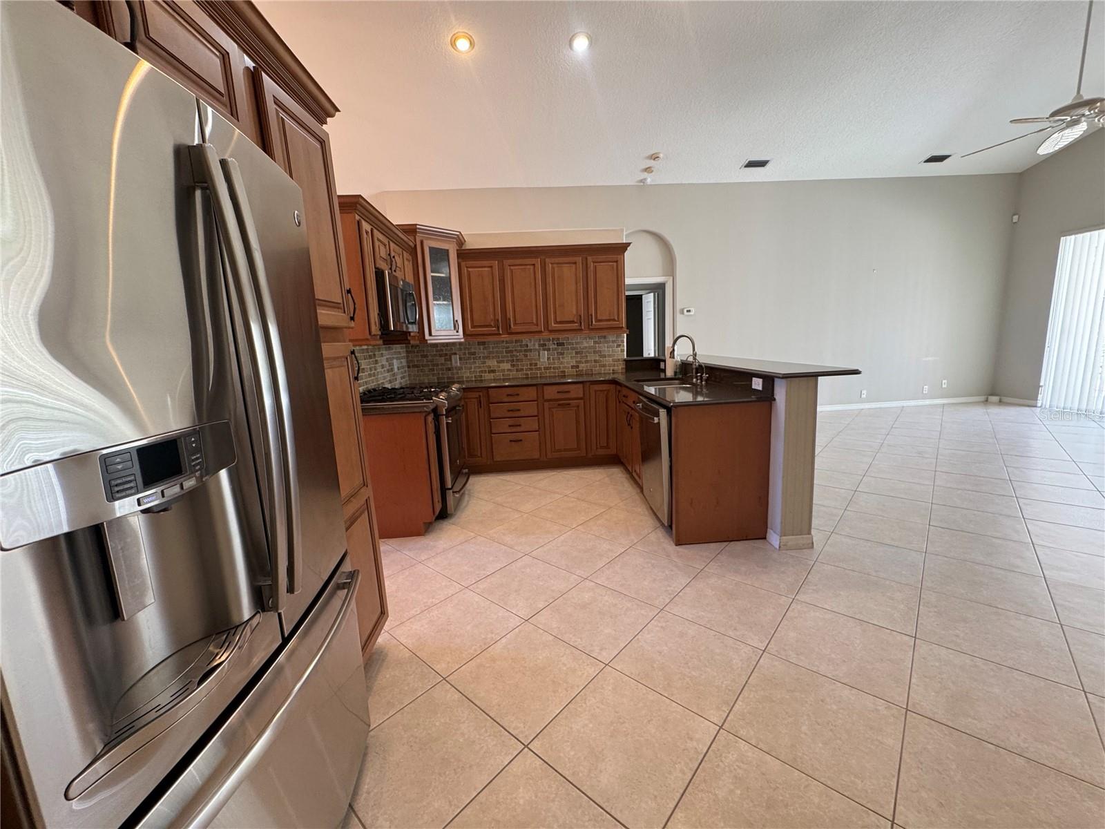 SUMMERFIELD VILLAGE SUBPHASE B U1, T322-4 - Residential Lease