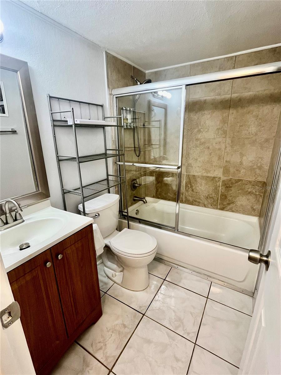 THE TAMPA RACQUET CLUB A CONDO - Residential Lease