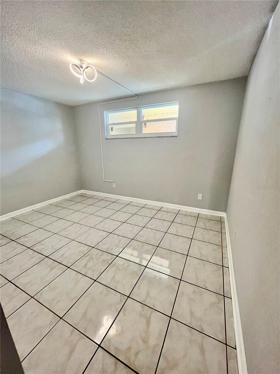 THE TAMPA RACQUET CLUB A CONDO - Residential Lease