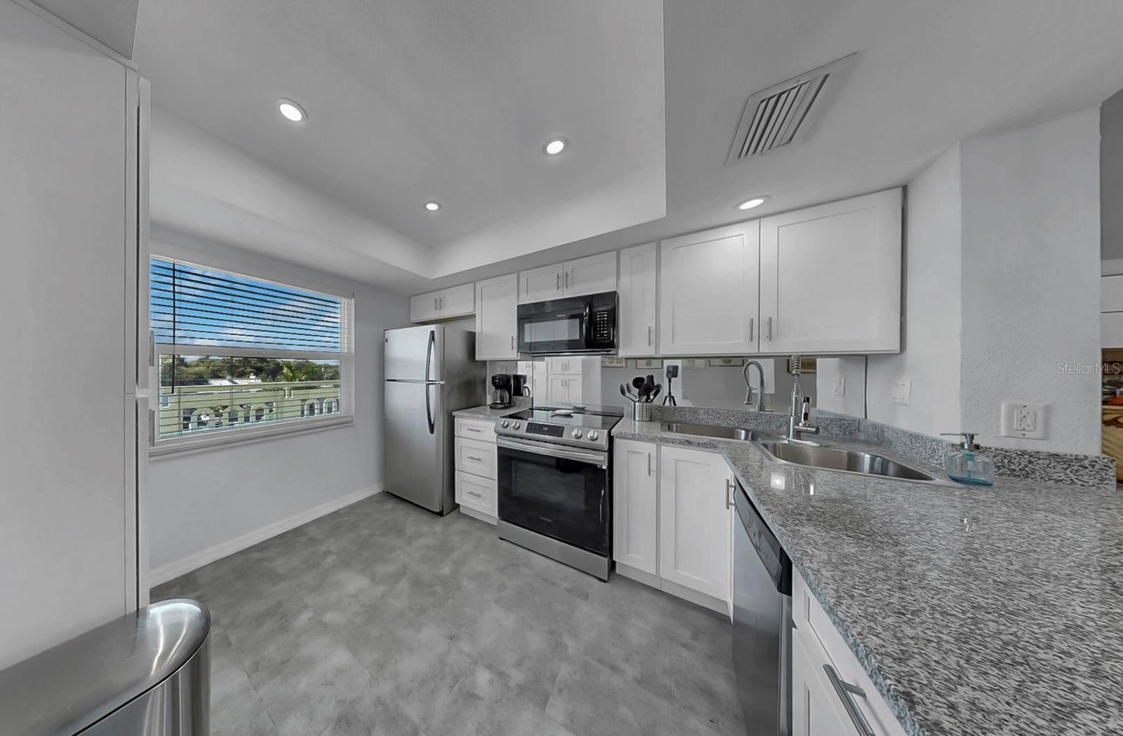 PARK CENTRAL TOWERS CONDO - Residential