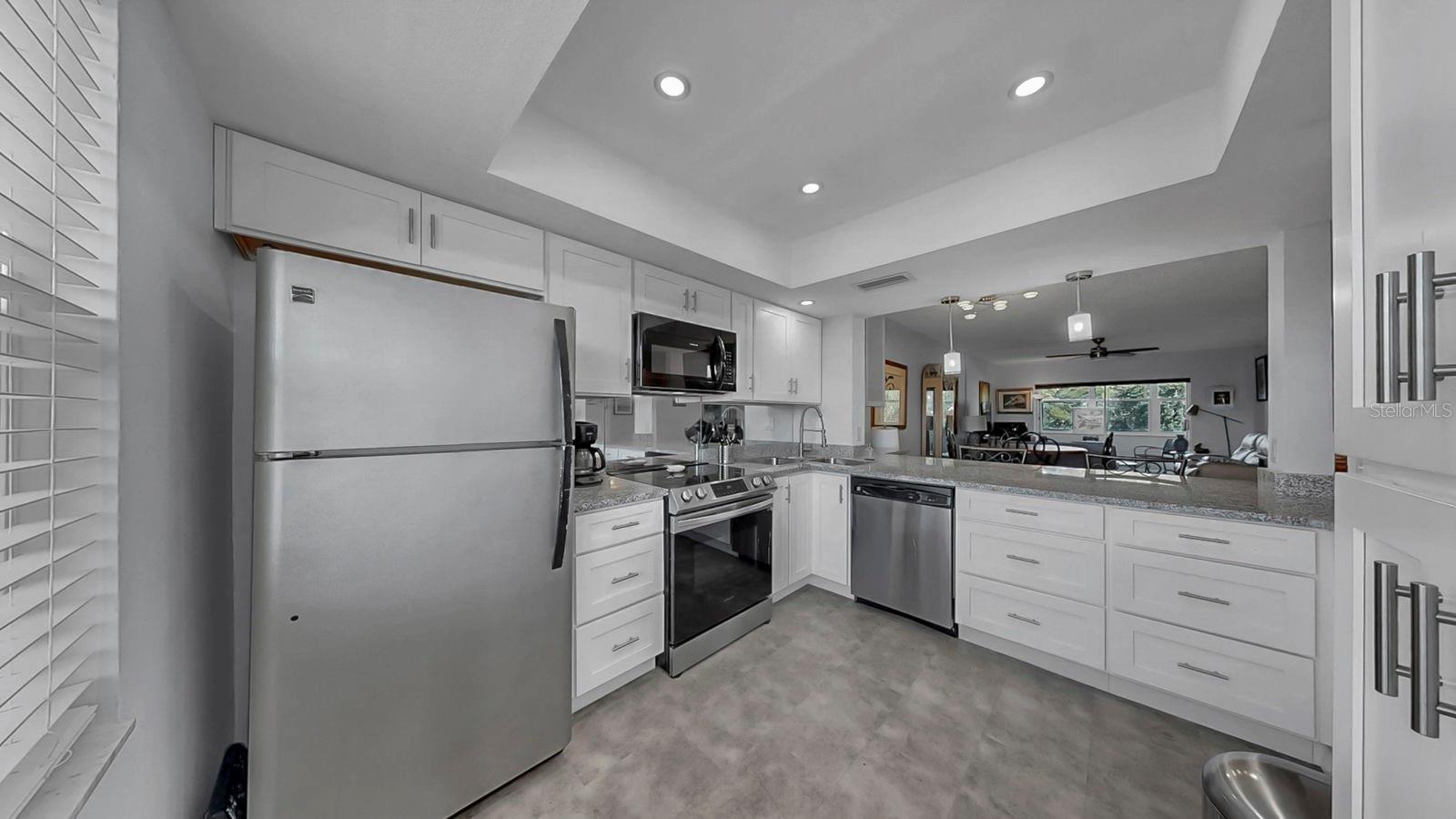 PARK CENTRAL TOWERS CONDO - Residential