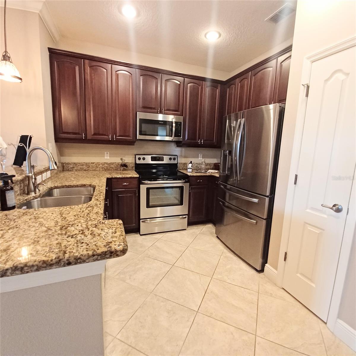 80 S RIVERVIEW BEND S 822