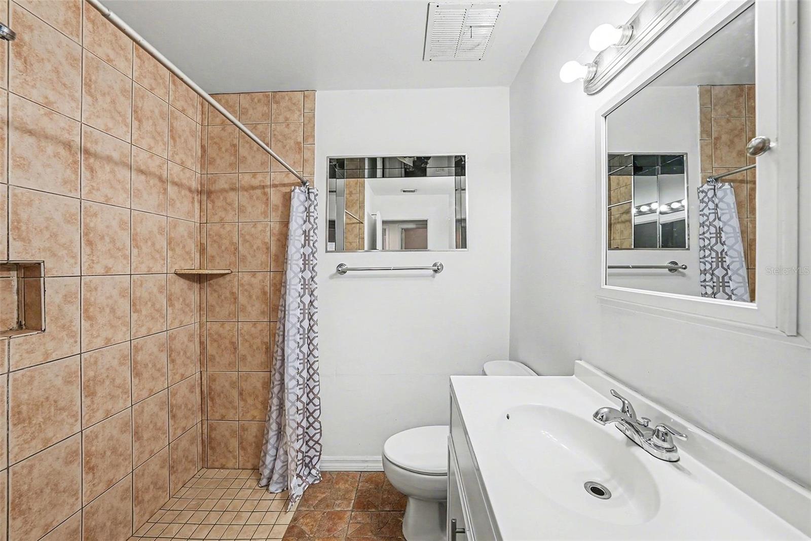 TOWNN COUNTRY PARK UN 01 - Residential Lease