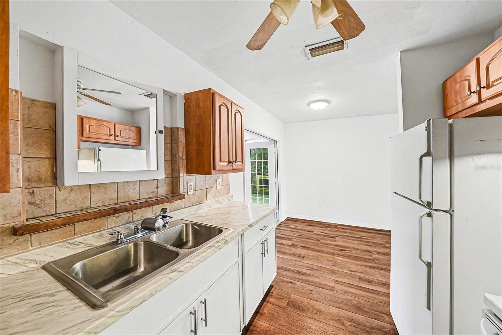 TOWNN COUNTRY PARK UN 01 - Residential Lease