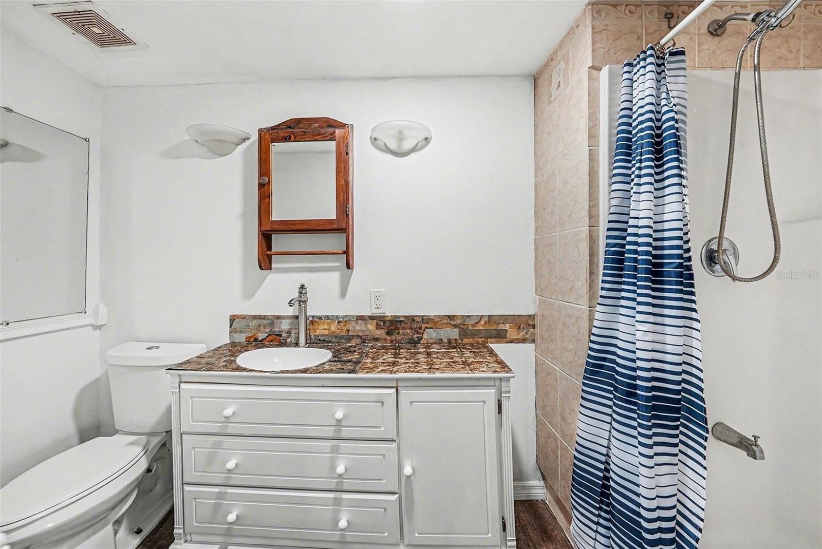 TOWNN COUNTRY PARK UN 01 - Residential Lease