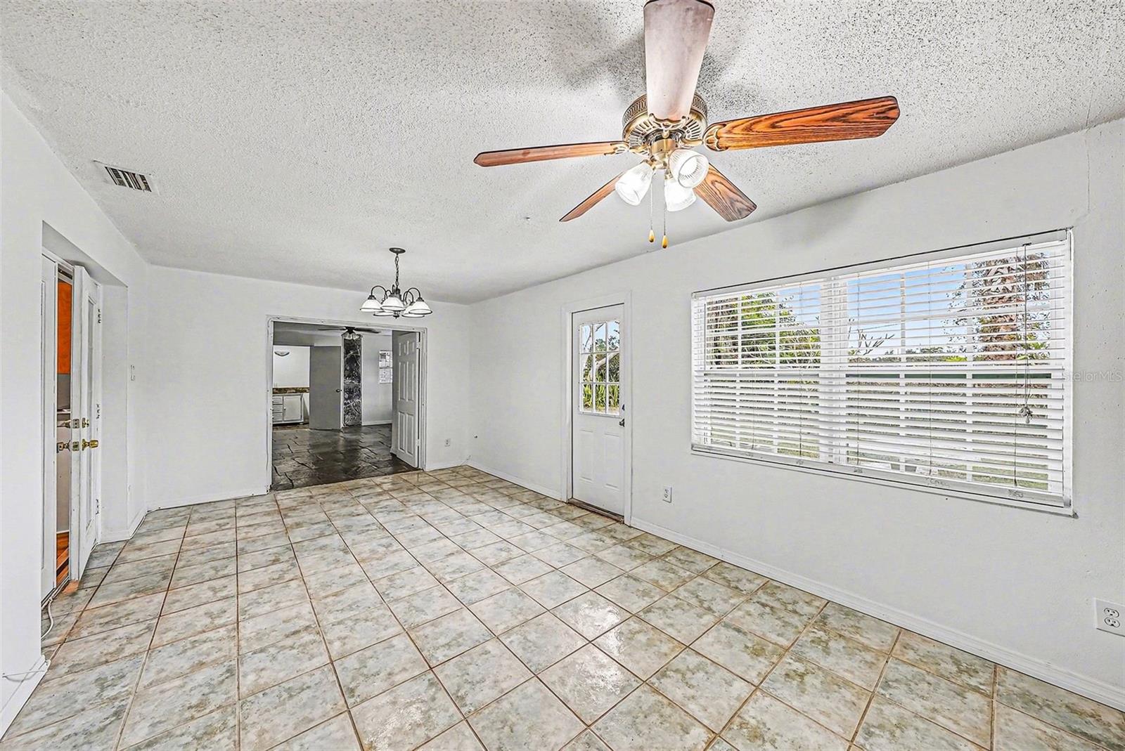 TOWNN COUNTRY PARK UN 01 - Residential Lease