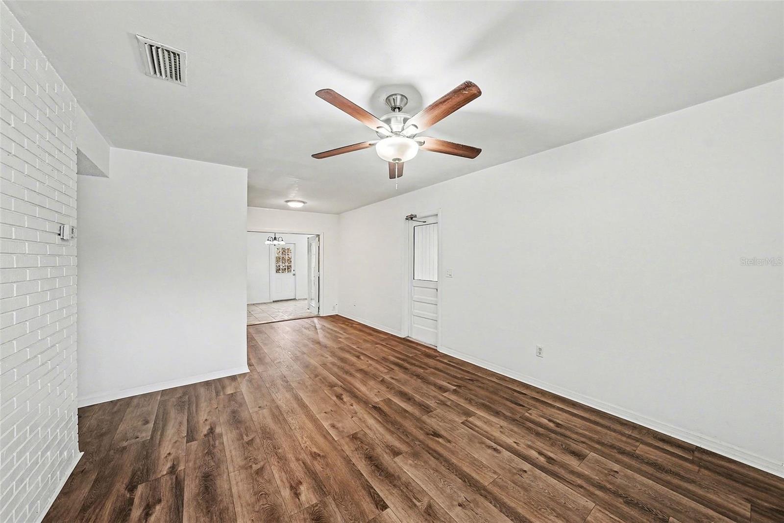 TOWNN COUNTRY PARK UN 01 - Residential Lease