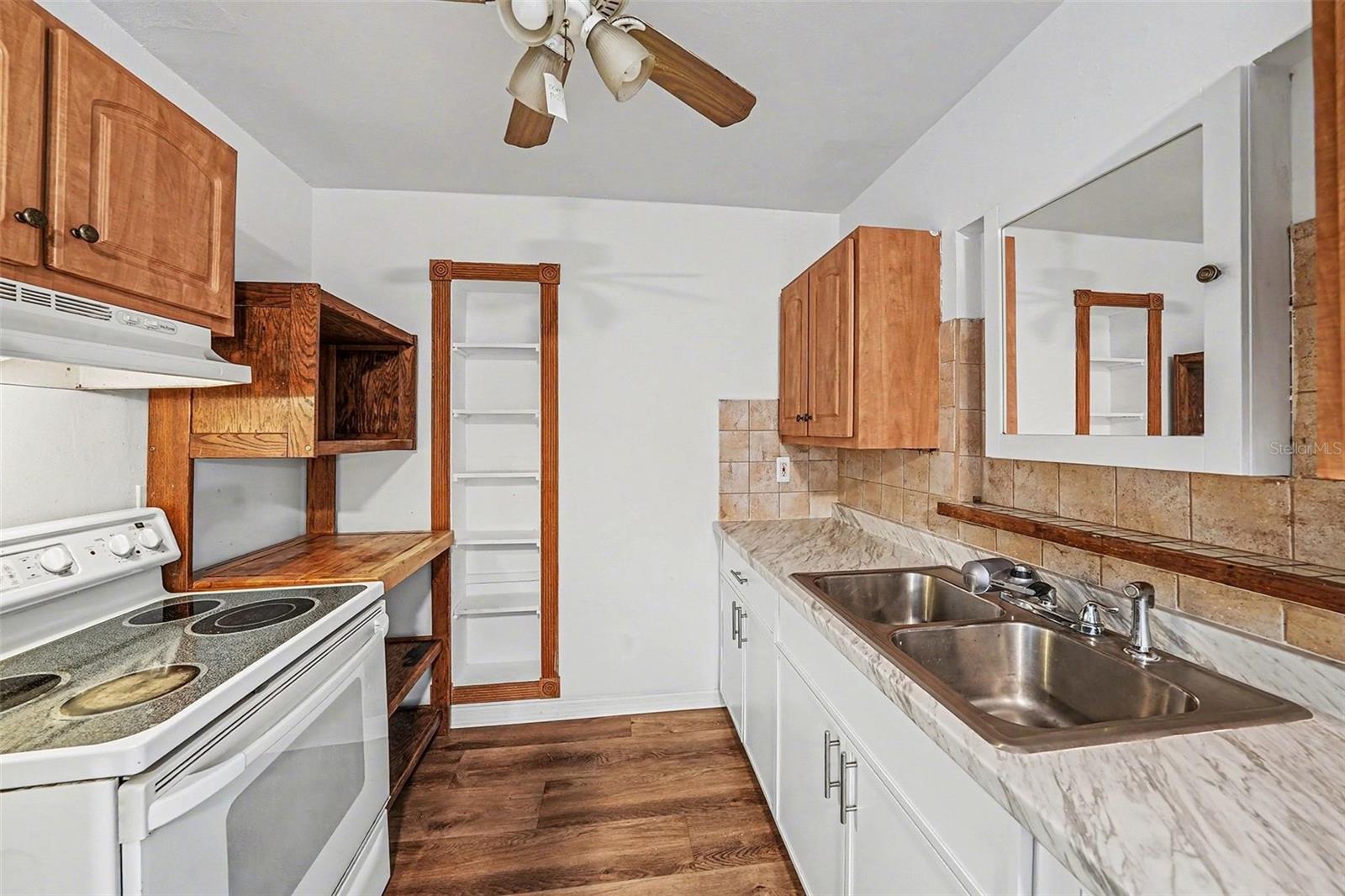 TOWNN COUNTRY PARK UN 01 - Residential Lease