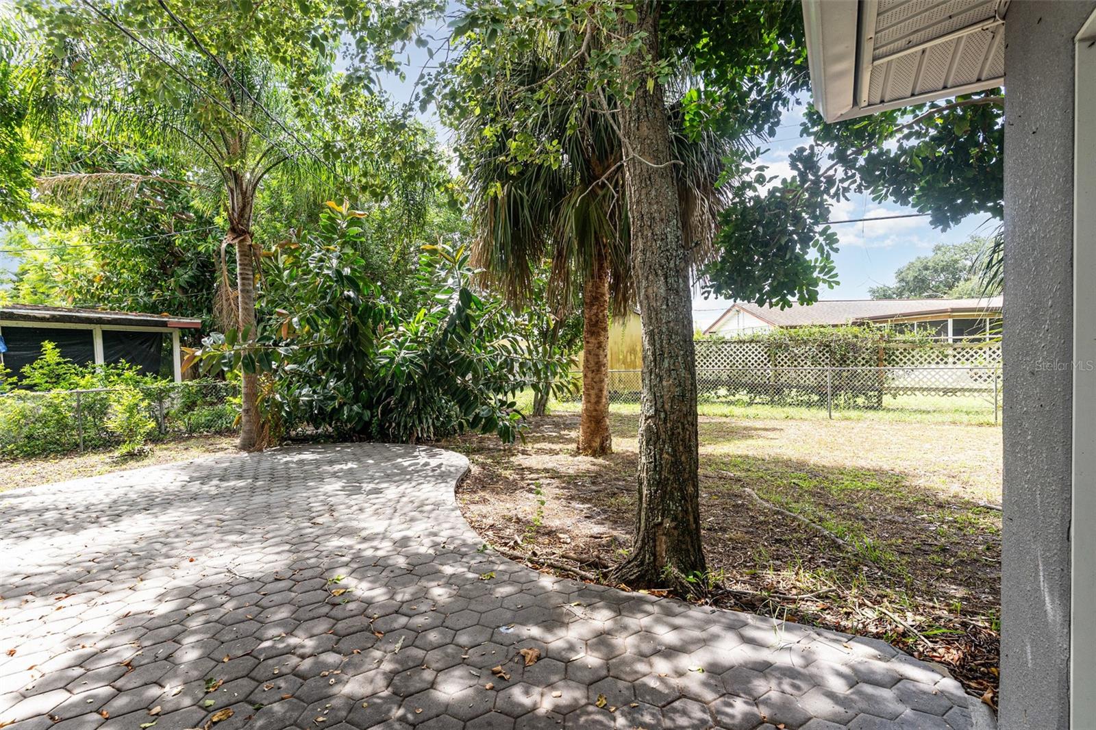 BOWE GARDENS - Residential