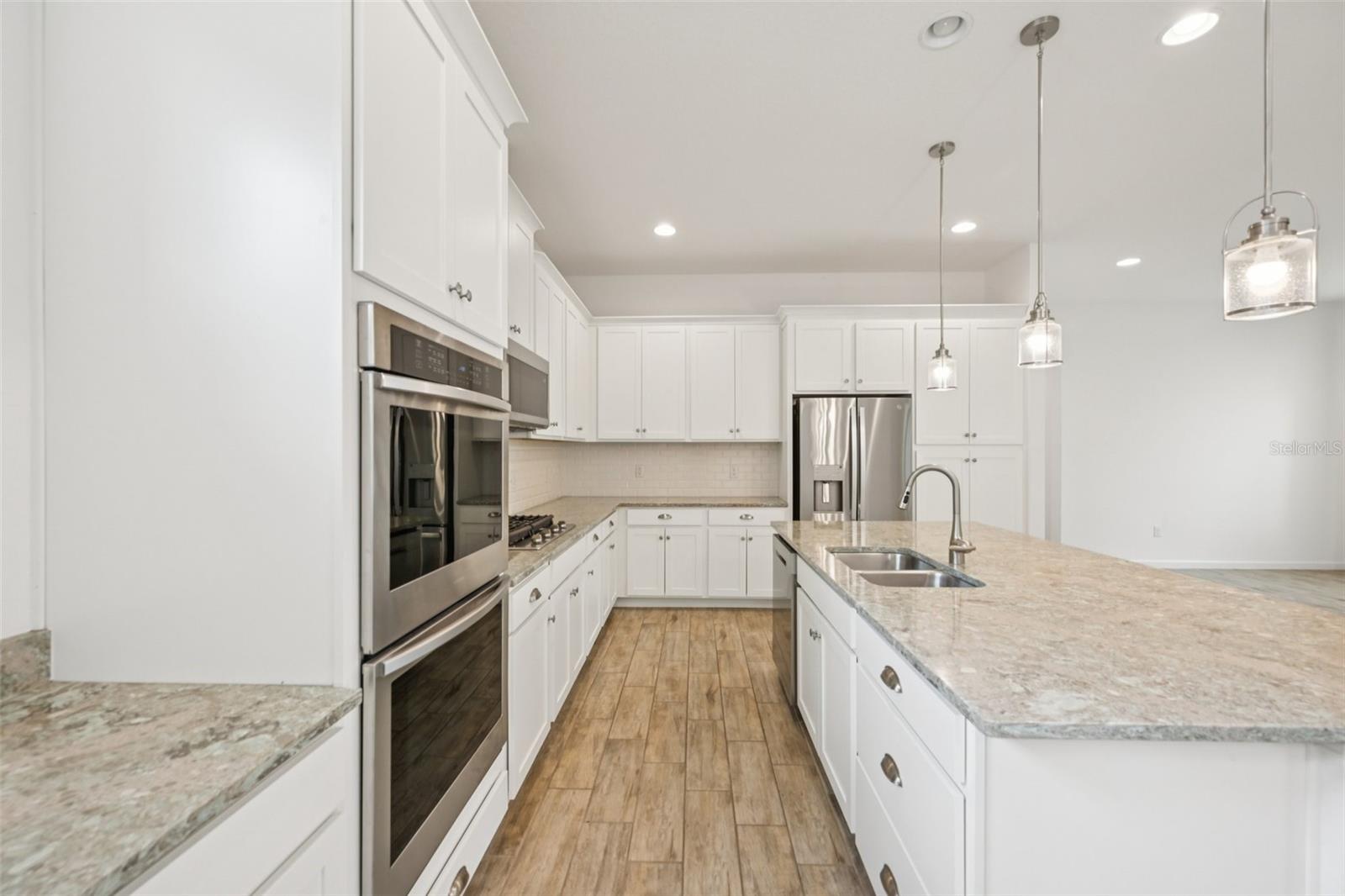 MIRABAY PARCELS 21 & 23 - Residential