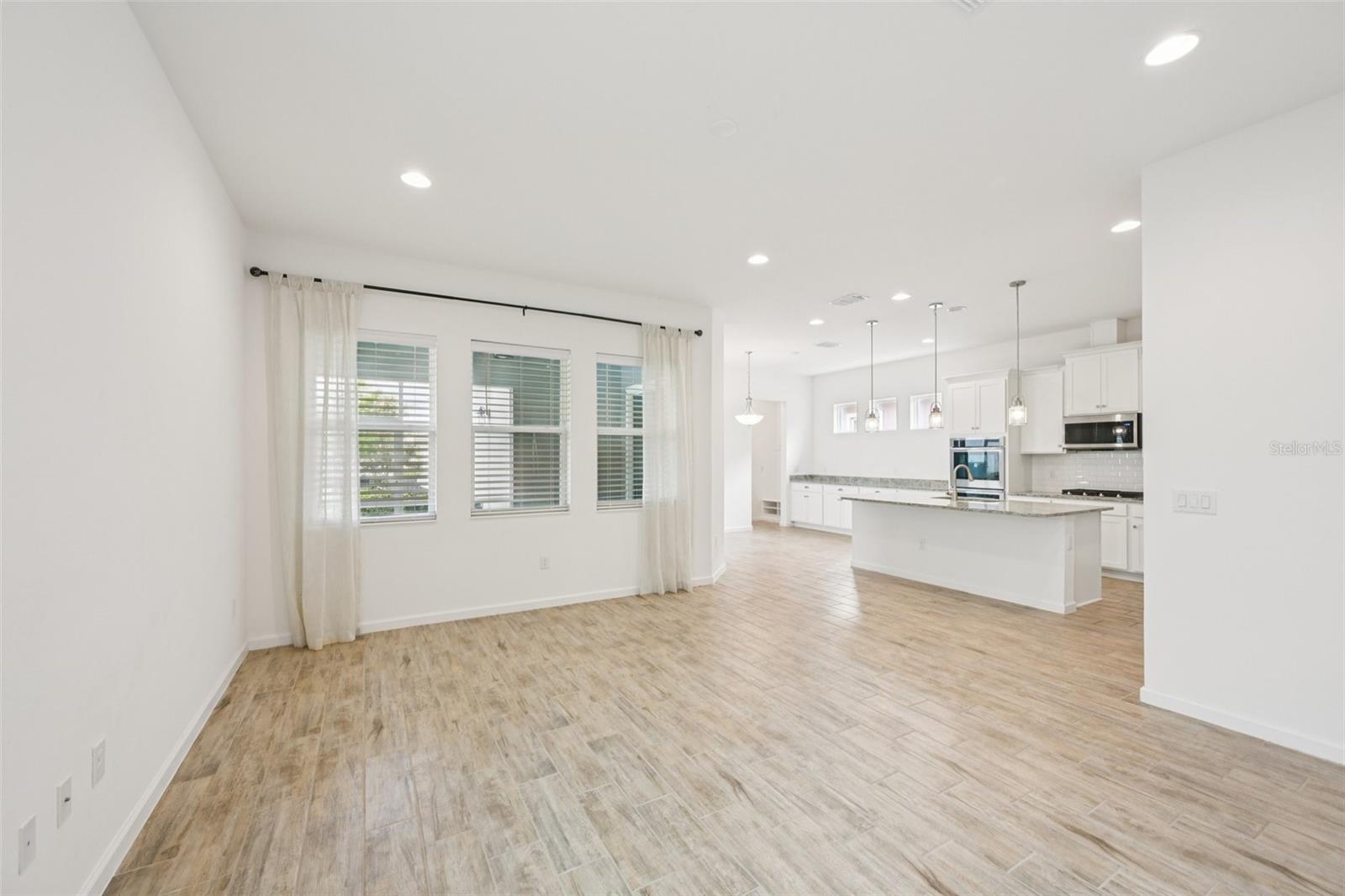 MIRABAY PARCELS 21 & 23 - Residential