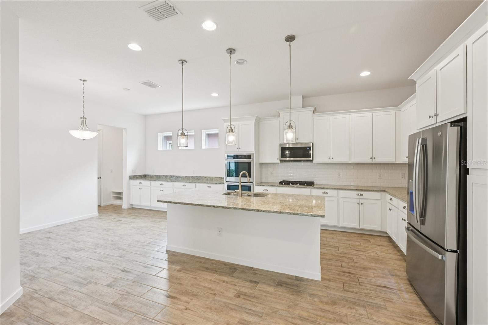 MIRABAY PARCELS 21 & 23 - Residential