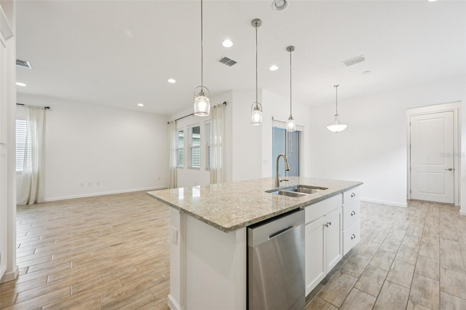 MIRABAY PARCELS 21 & 23 - Residential