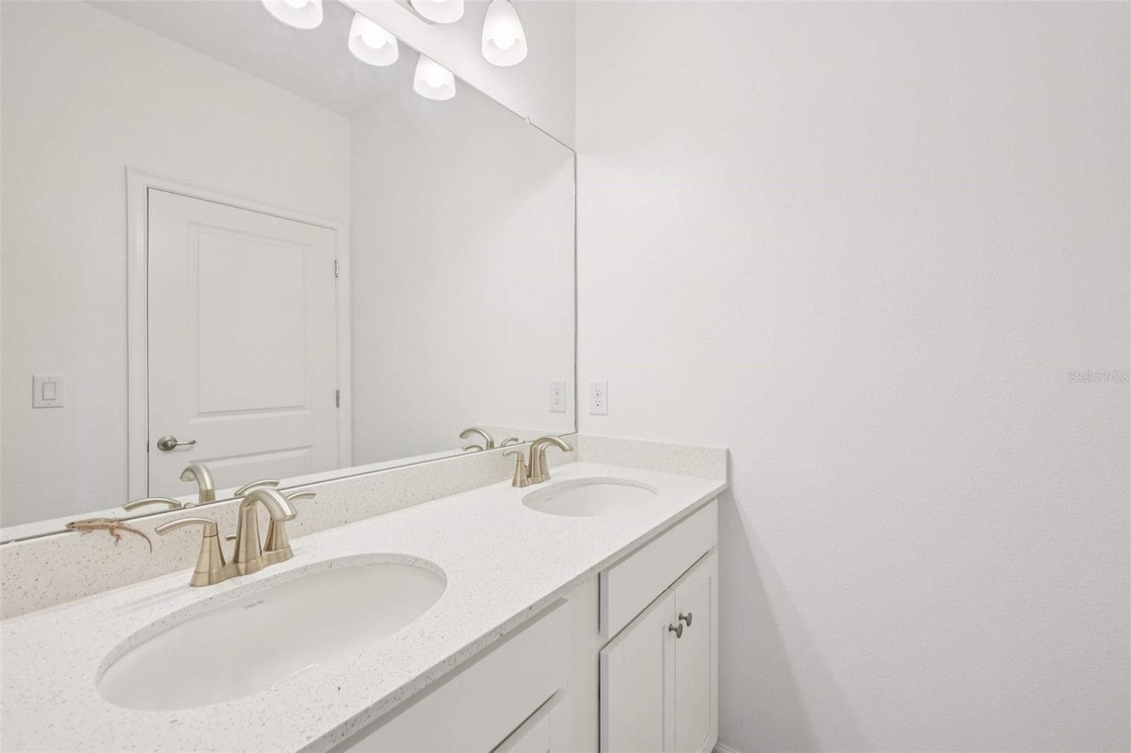 MIRABAY PARCELS 21 & 23 - Residential