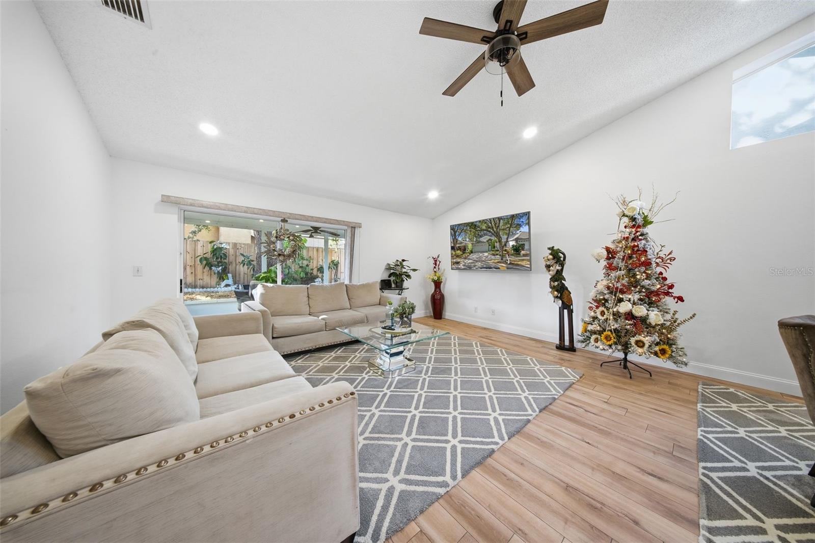 COUNTRYSIDE PALMS - Residential