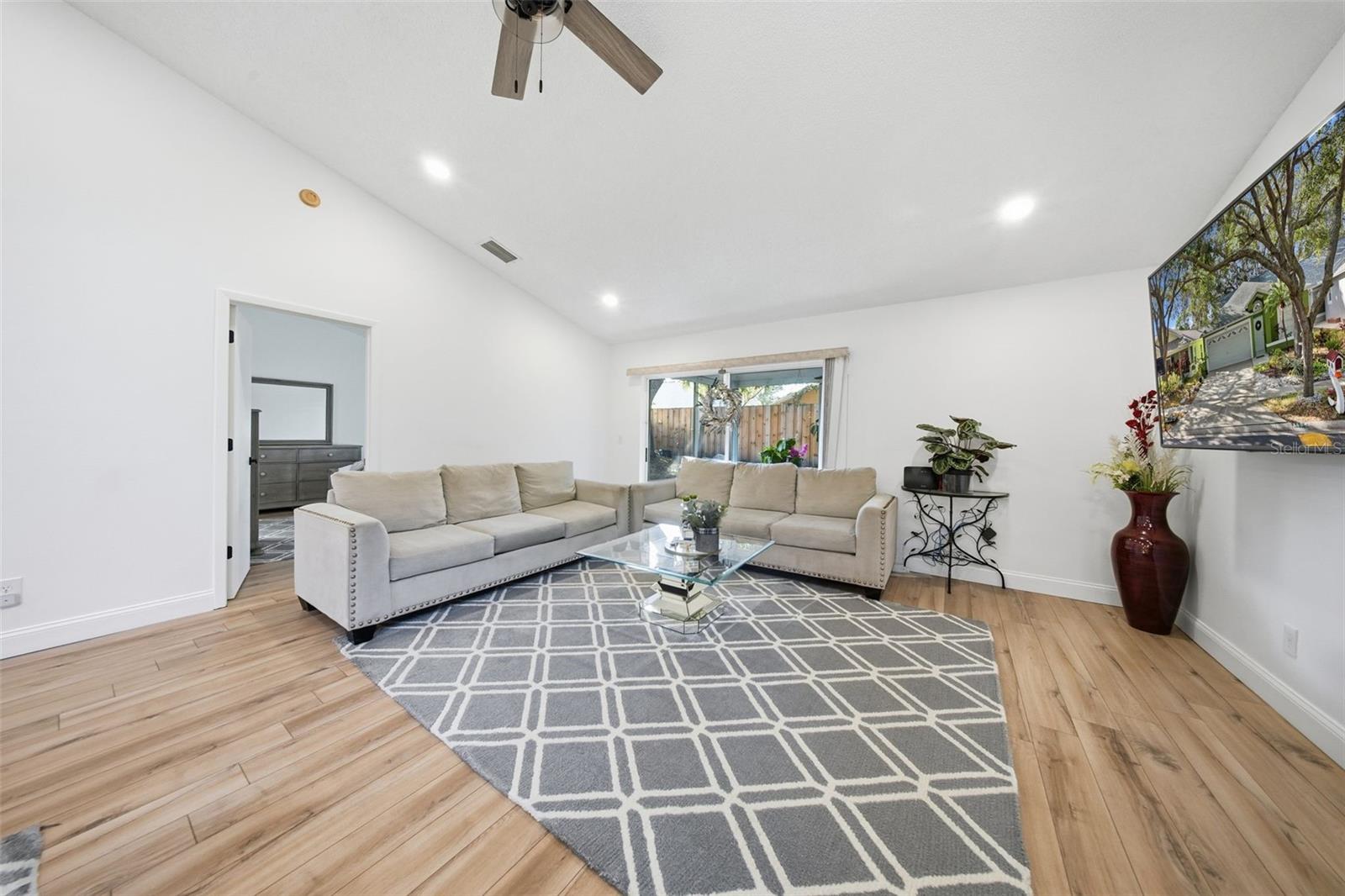 COUNTRYSIDE PALMS - Residential