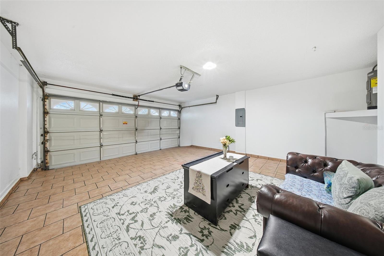 COUNTRYSIDE PALMS - Residential