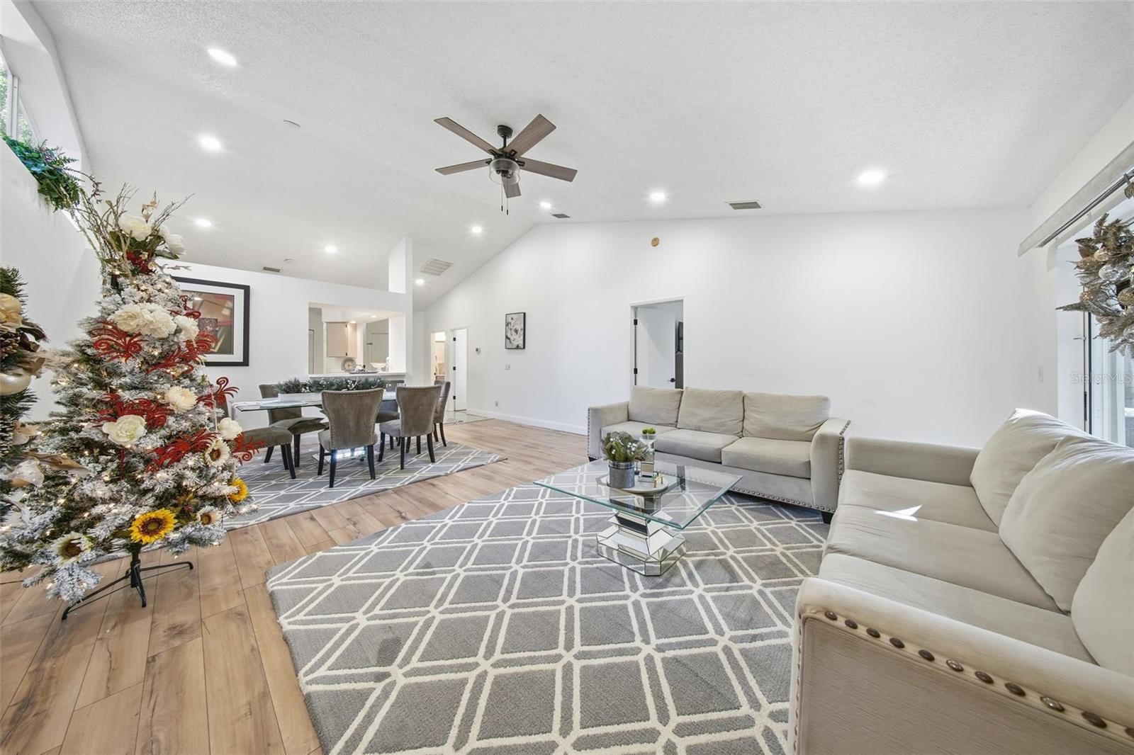 COUNTRYSIDE PALMS - Residential