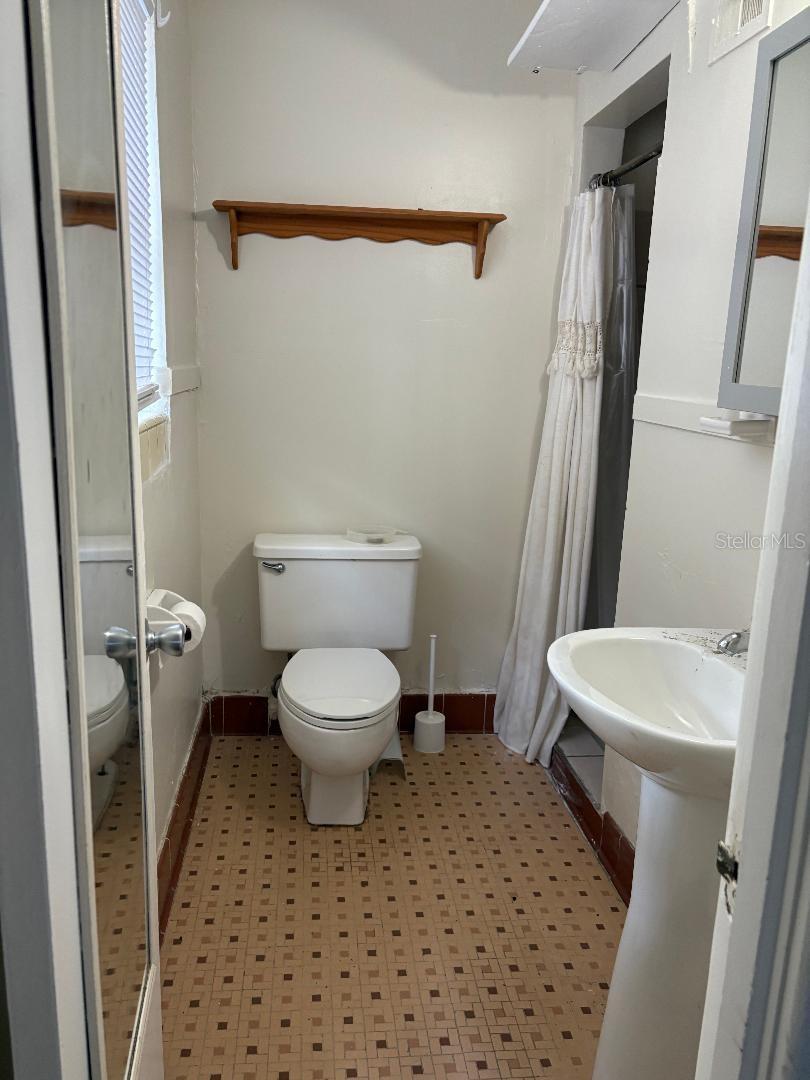 1112 SW 4TH AVENUE B