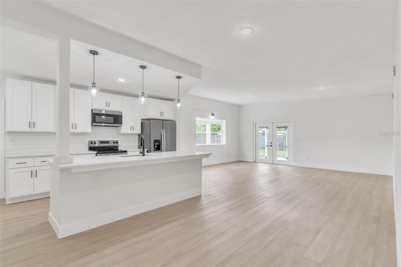 1824 DORRIS DRIVE