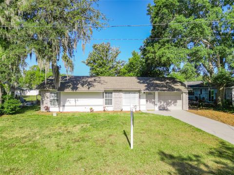 A home in DELAND