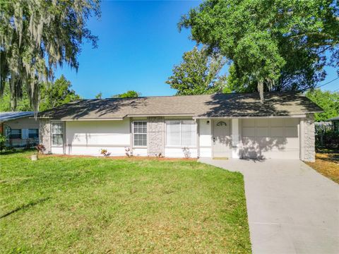 A home in DELAND