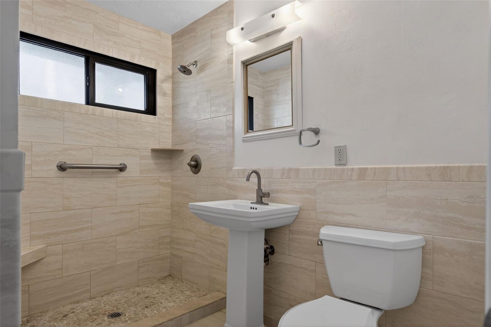 EMERALD HARBOR - Residential