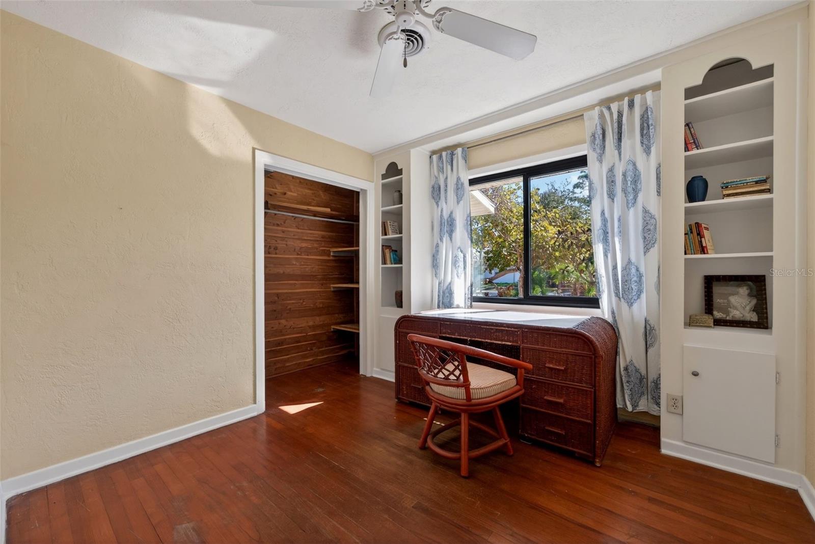 EMERALD HARBOR - Residential