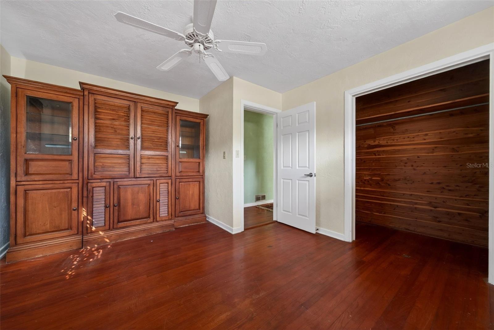 EMERALD HARBOR - Residential