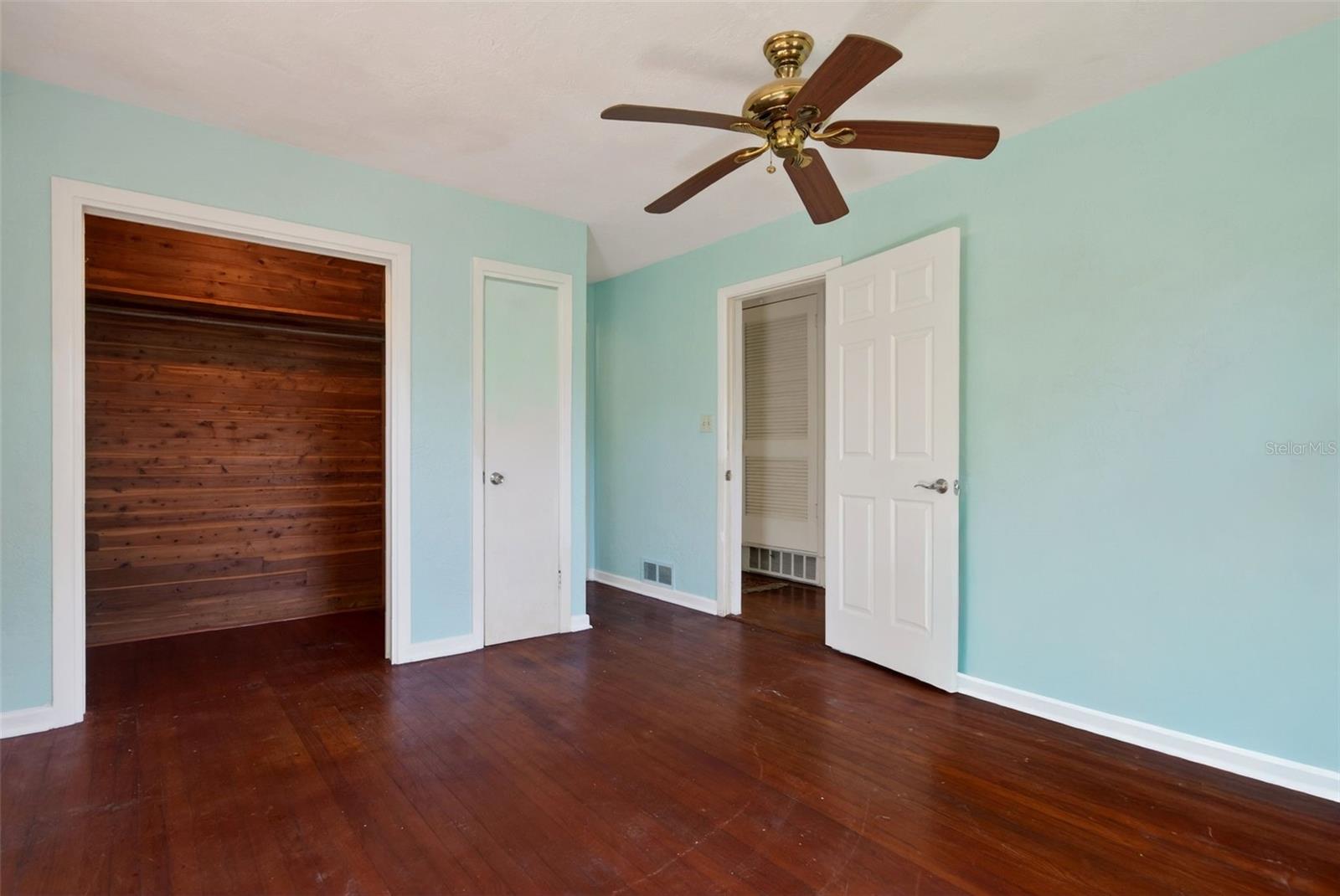 EMERALD HARBOR - Residential