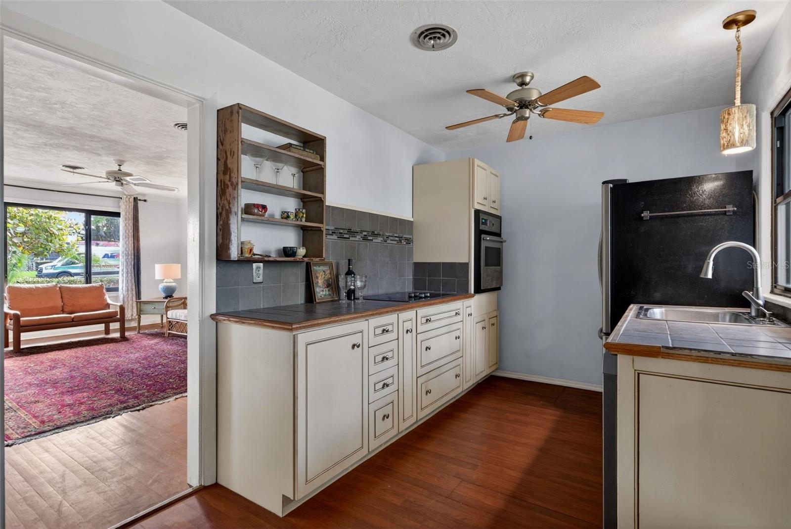 EMERALD HARBOR - Residential