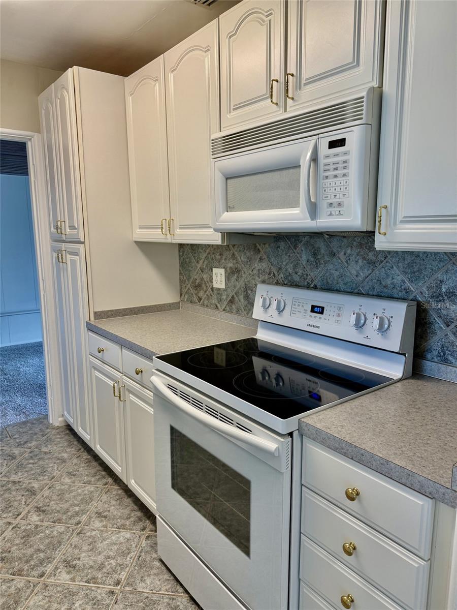 AZALEA PARK - Residential