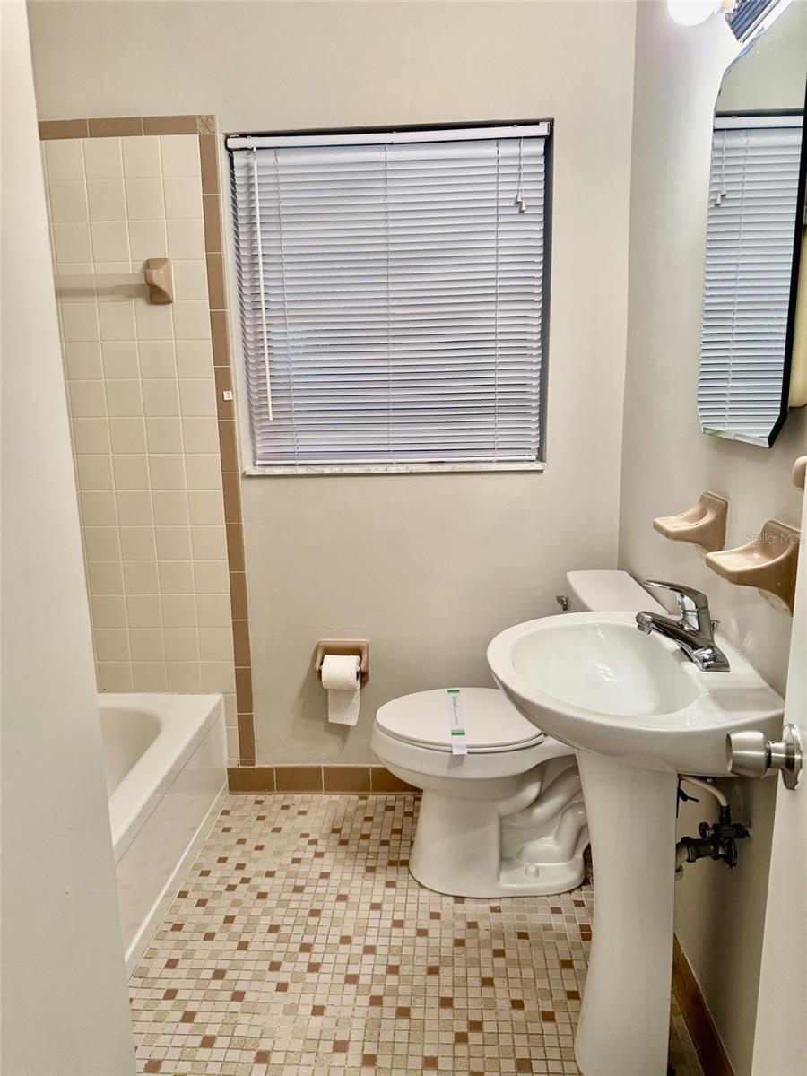 AZALEA PARK - Residential