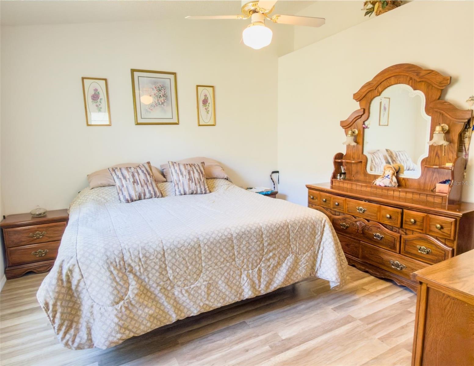 WINTER PARK OAKS - Residential