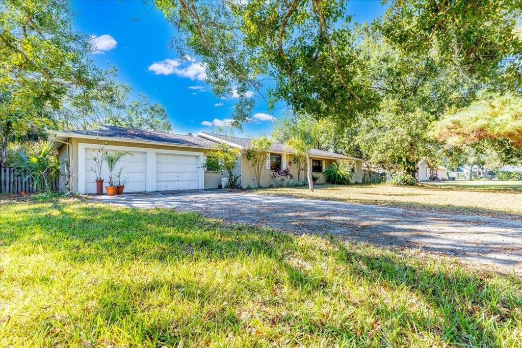 Photo of 12508 Palomino Court, Tampa, FL 33626 (MLS # TB8447941)