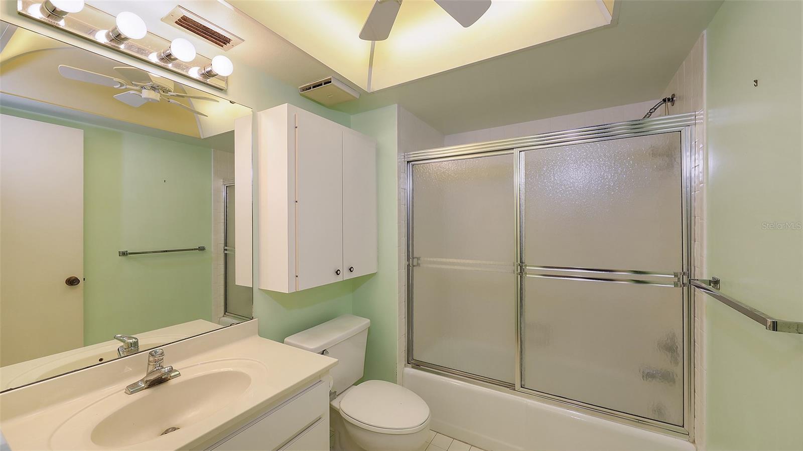 GLEN OAKS MANOR HOMES PH 2 - Residential